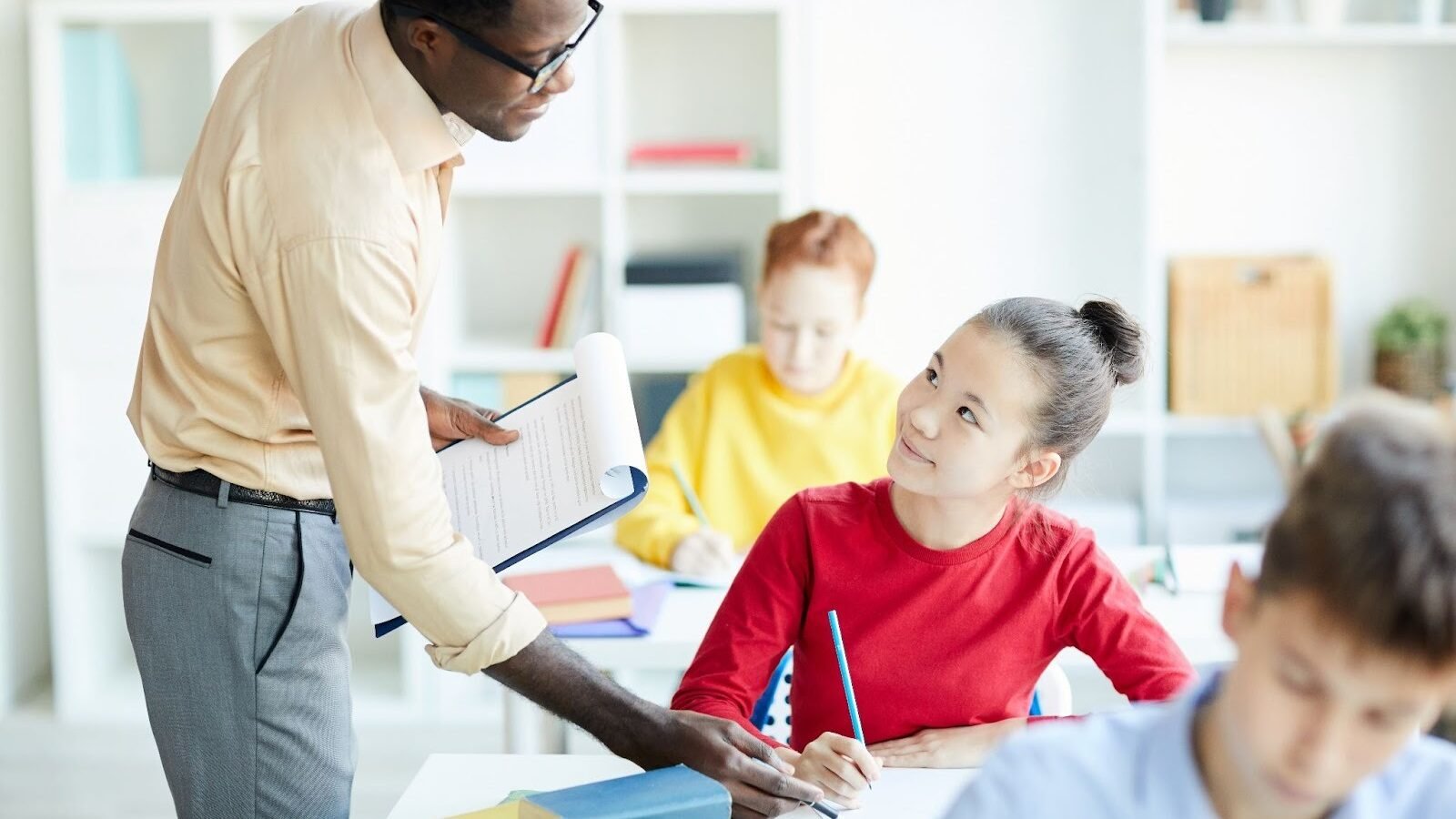 Autismo invisível: como o viés de gênero deixa milhares de mulheres sem diagnóstico