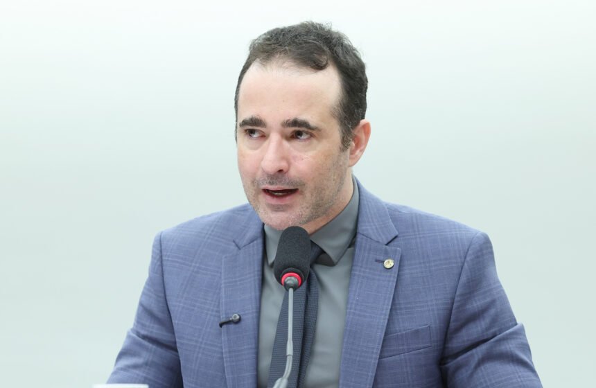 Auxílio Mãe Atípica R$ 600: 7 respostas sobre o que foi aprovado