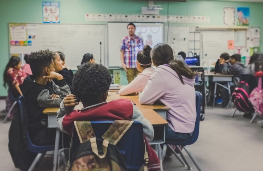 PEI e PAEE: o que a escola é obrigada a fazer (e como cobrar)