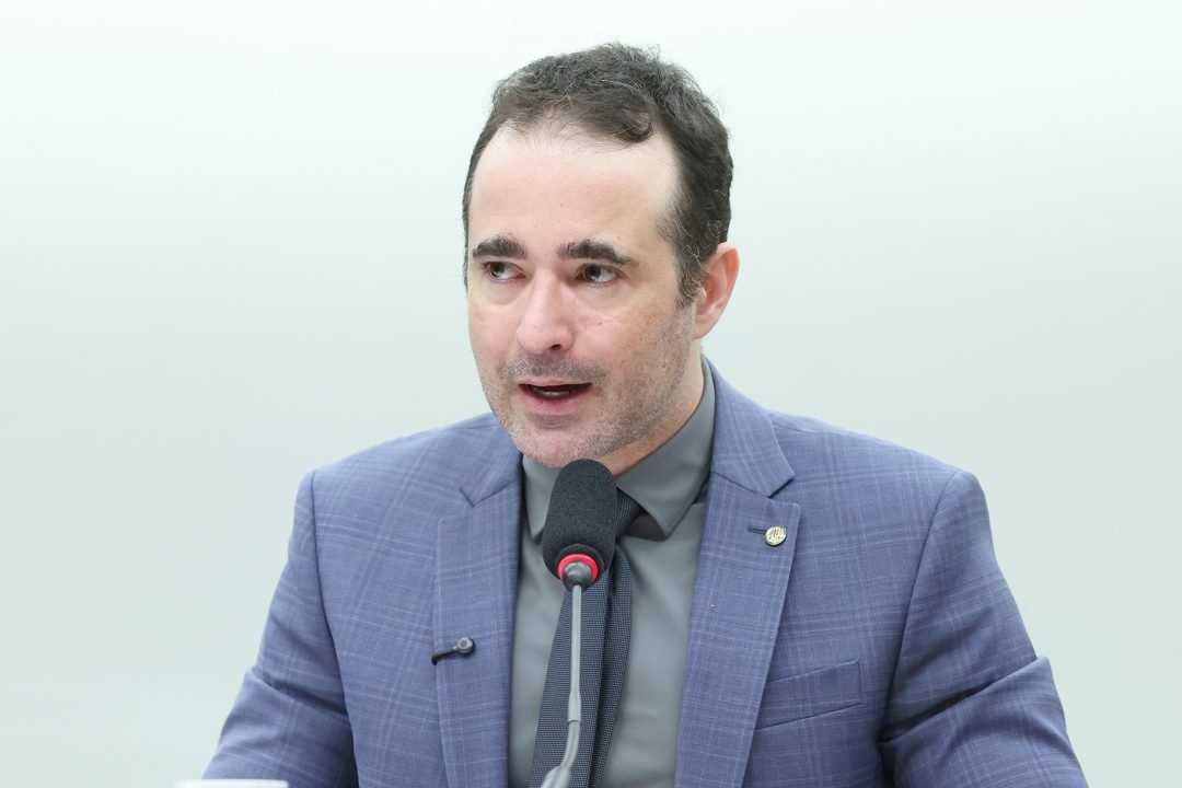 Auxílio Mãe Atípica: Bruno Ganem relatou a proposta na comissão — Foto Kayo Magalhães Câmara dos Deputados
